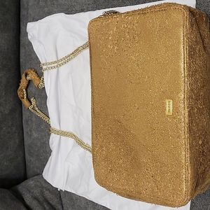 Be & D metallic gold